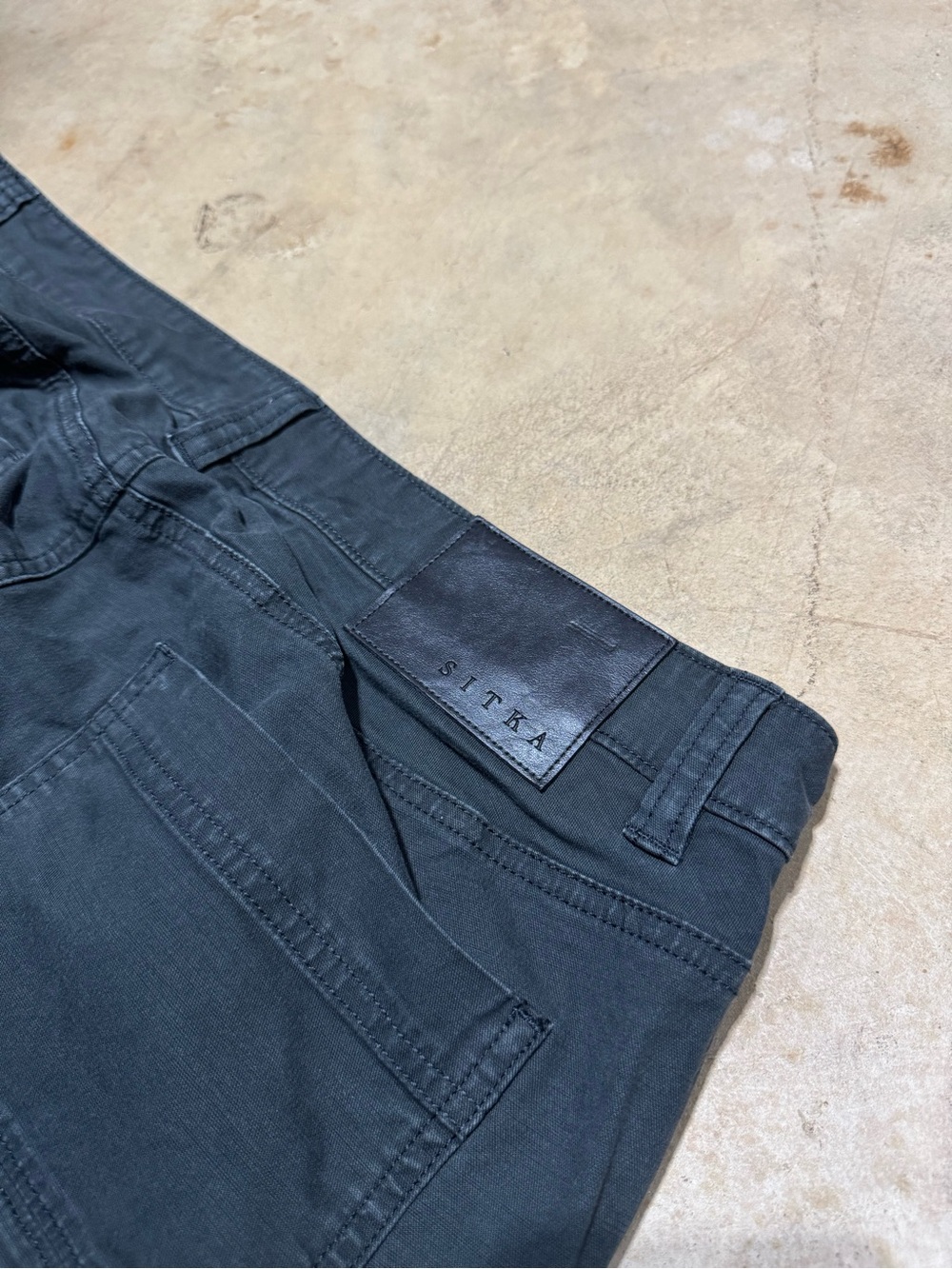 Sitka Everyday Chino Pants Grey Hunting Field Workwear Mens Size 34x32 Outdoors - Picture 5 of 8
